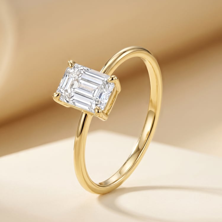 Verlobungsring mit Buchstaben und Lab Grown Diamanten im Emeraldschliff Olson 167497