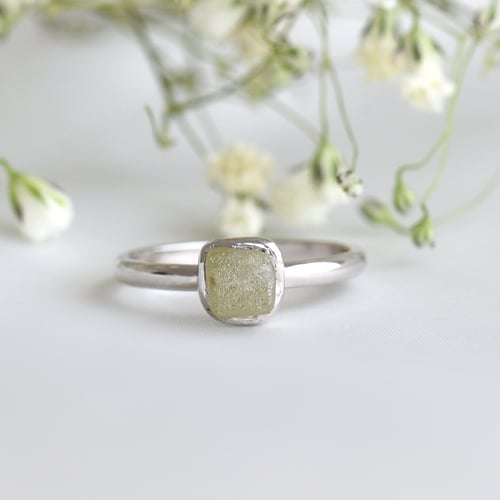 Ring aus Gold mit gelbem Rohdiamanten Gianni