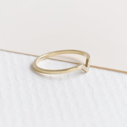 Goldring mit Diamanten aus Gold Suria