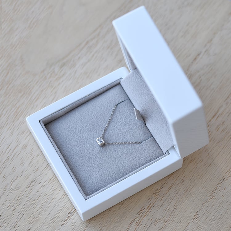 Goldkette mit zertifiziertem Diamanten in Eppi-Geschenkbox 62628