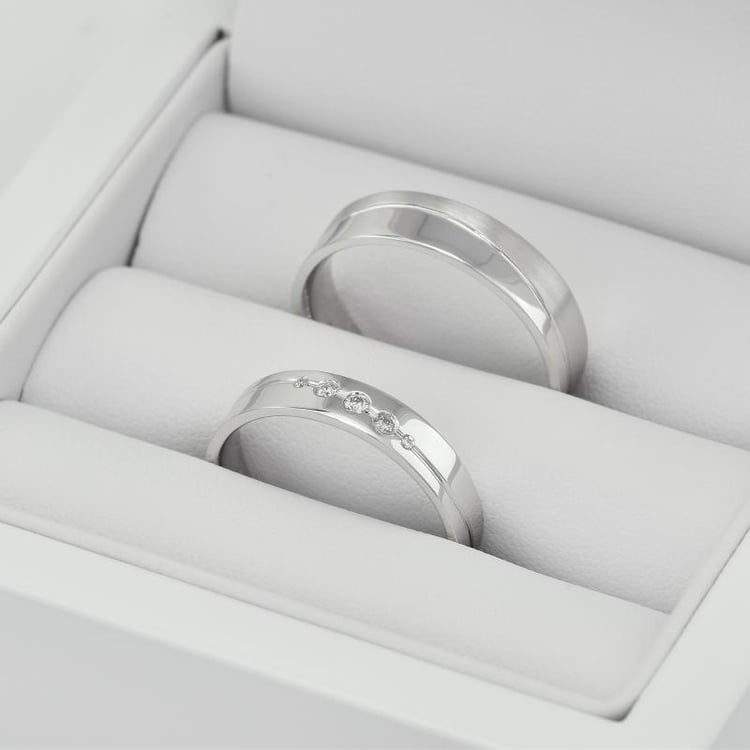 Trauringe aus Platin mit Diamanten Layan 76402