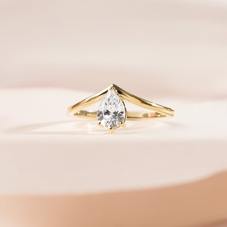 Verlobungsring mit tropfenförmigem Lab Grown Diamanten 154878