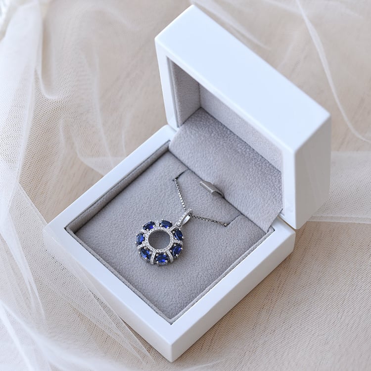 Silberner Anhänger mit Saphiren und Zirkonia Janis 69219