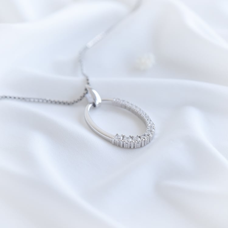 Silberner ovaler Anhänger mit Zirkonia Susie 90742