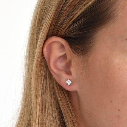 Silberne Ohrstecker in Blumenform mit Lab Grown Diamanten Teresia