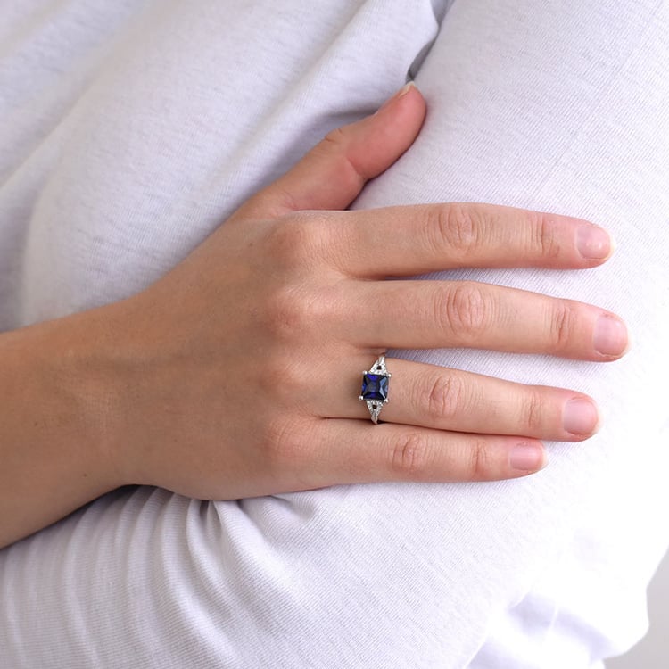 Silberner Ring mit blauem Saphir und Zirkonia Essang 82667