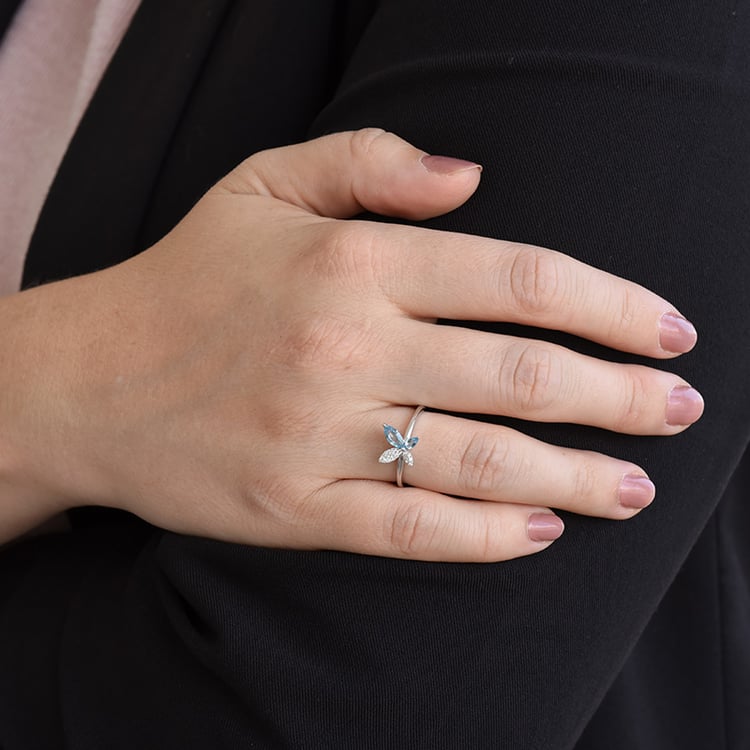 Ring mit Schmetterling aus Diamanten und Topasen Elisabet 86645