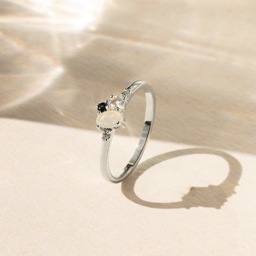 Cluster-Ring mit Opal, Saphir, Mondstein und Diamanten Elsa