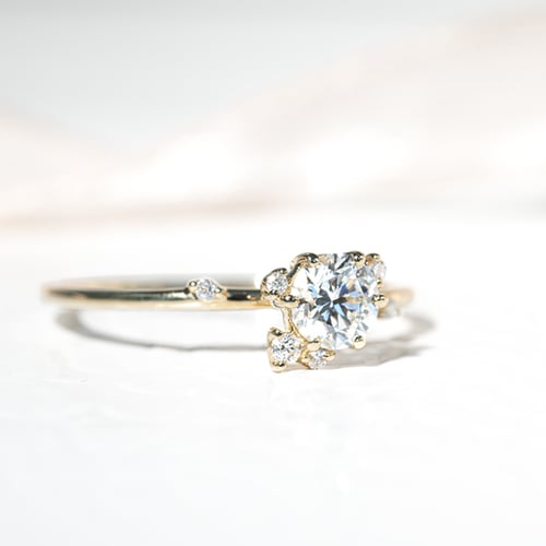 Cluster Verlobungsring mit Lab Grown Diamanten Rosa