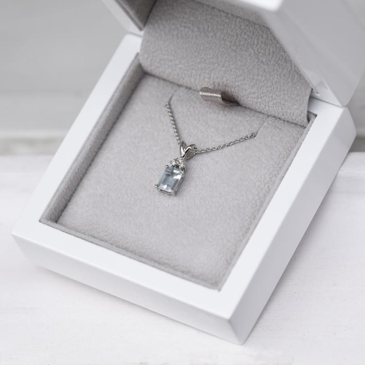 Goldanhänger mit Aquamarin und Diamanten Deandra 47988