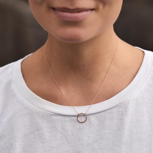 Silberne Halskette mit minimalistischer Form Karma