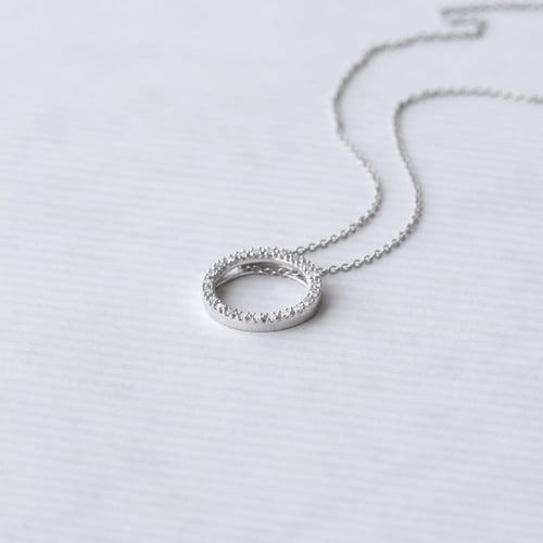 Silberner Karma-Anhänger mit Lab Grown Diamanten Hallie