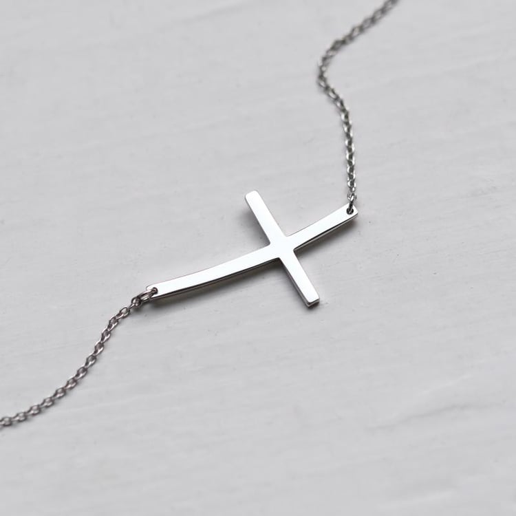 Kreuz in goldener Halskette 51445