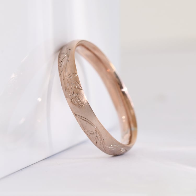 Eheringe mit von Hand gefertigter Rosengravur Danni 118179