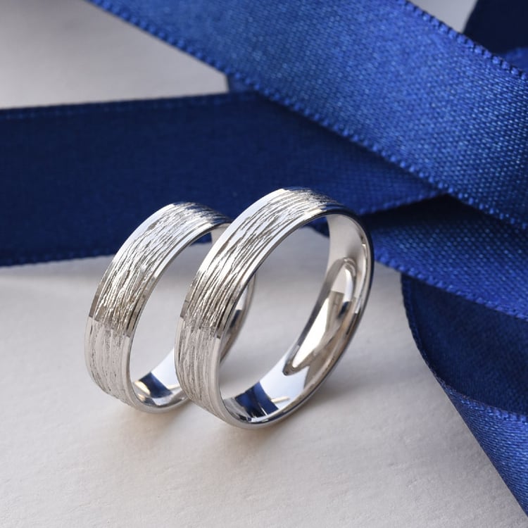 Atypische Eheringe aus Gold Basilio 76716