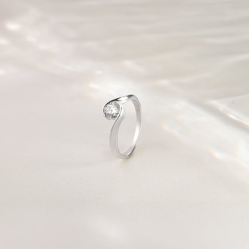 Klassischer Verlobungsring mit Diamant Yadu