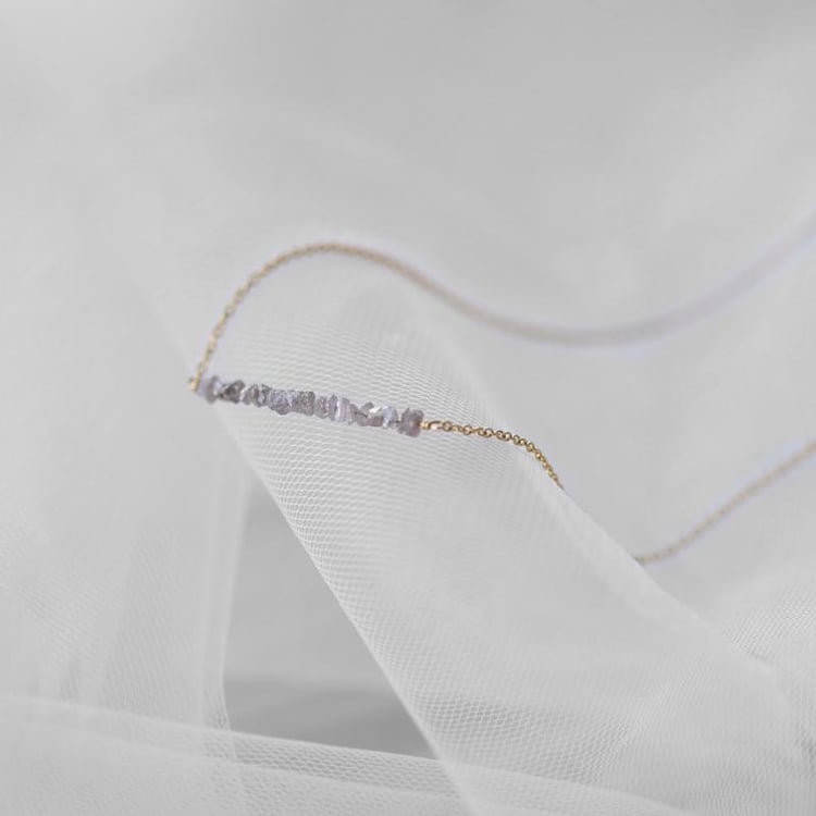 Goldener Choker mit rosa ungeschliffenen Diamanten Wandalee 38828