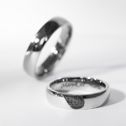 Trauringe aus Platin mit Ihrem Fingerabdruck Hiale