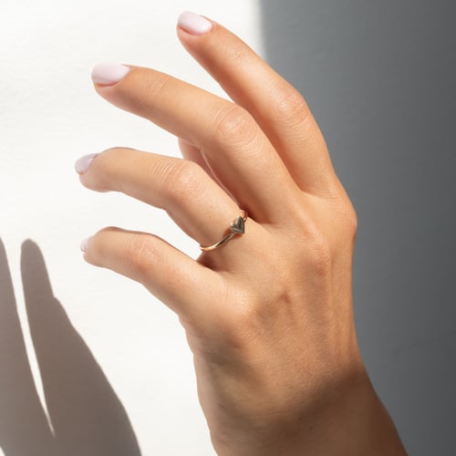 Minimalistischer Goldring mit Herz Ottilie