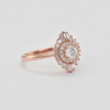 Einzigartiger Verlobungsring aus Gold mit Moissanit und lab-grown Diamanten Deizy