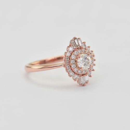 Einzigartiger Verlobungsring aus Gold mit Moissanit und lab-grown Diamanten Deizy