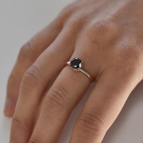 Verlobungsring mit schwarzem und weißen Diamanten Xela