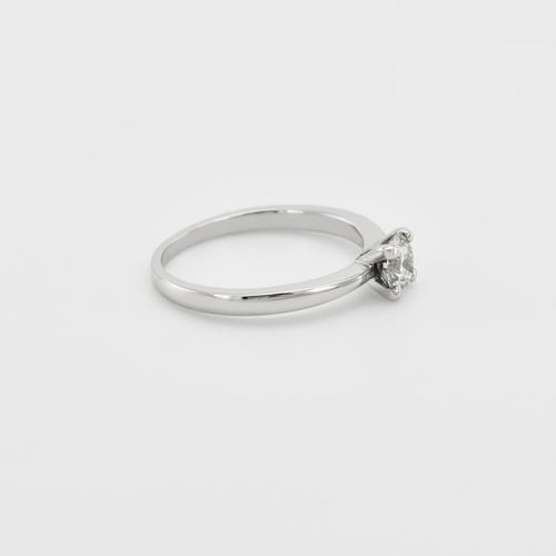 Klassischer Verlobungsring mit Lab Grown Diamant Enemie