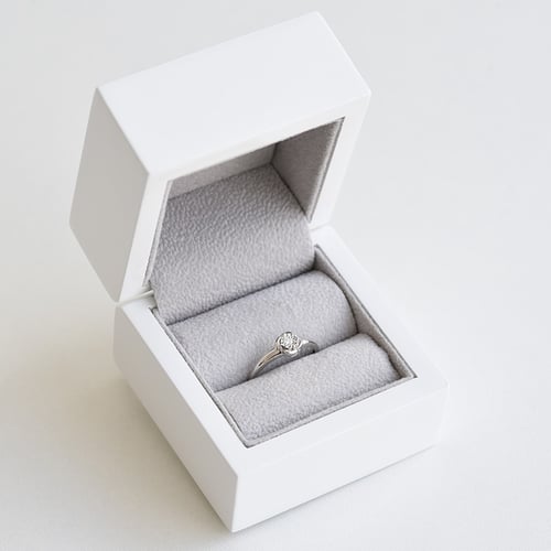 Ring mit einem Diamanten im Solitär-Stil Catello