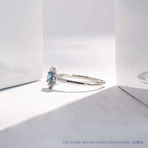 Verlobungsring mit einem zertifizierten fancy blue Lab Grown Diamanten Febe