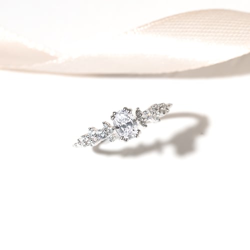 Verlobungsring mit Moissanit und Lab Grown Diamanten Mica