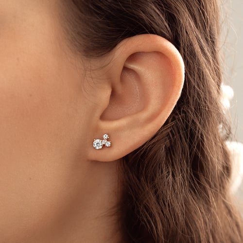 Silberne Cluster Ohrringe mit Moissaniten und Lab Grown Diamanten Kerrie