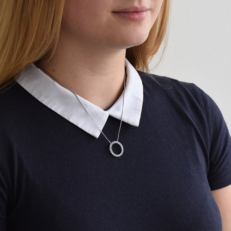 Silberner Karma-Anhänger mit Topasen in Schweizerblau Elene 79141