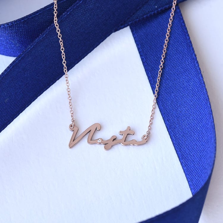 Goldene Namenskette mit Gravur Ihrer Wahl und Diamant Dovev 78463