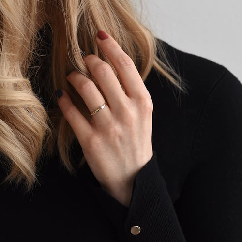Verlobungsring mit Diamant Delzi