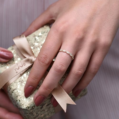 Eheringe aus einem Vintage-Ring mit Lab Grown Diamanten und einem Komfort-Ring Lacy