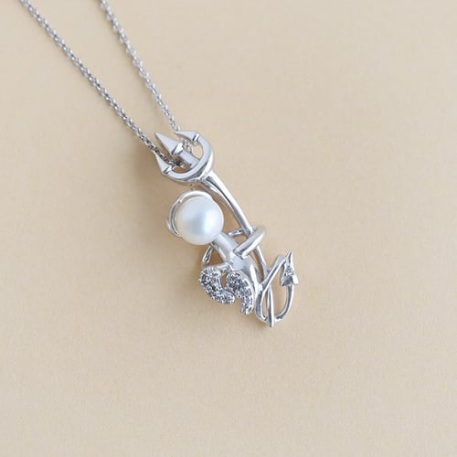 Silberner Anhänger mit Teufelchen und einer Perle und Lab Grown Diamanten Devil