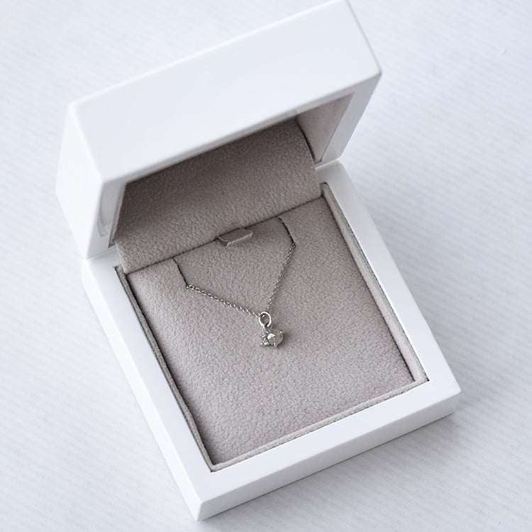 Goldener Anhänger mit Salt´n´Pepper Diamanten Niria 69188