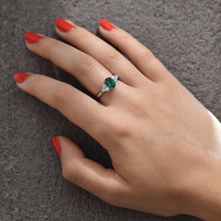 Ring mit Smaragd 44736