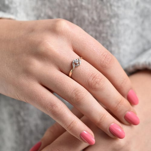 Ring mit Diamanten Nurisa