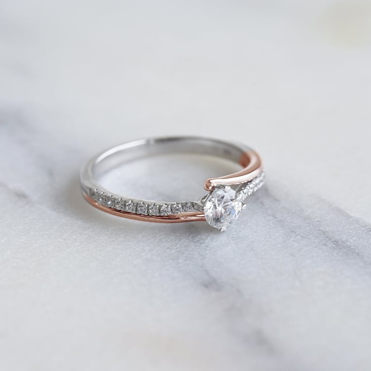 Ring aus Gold mit Diamanten 87125