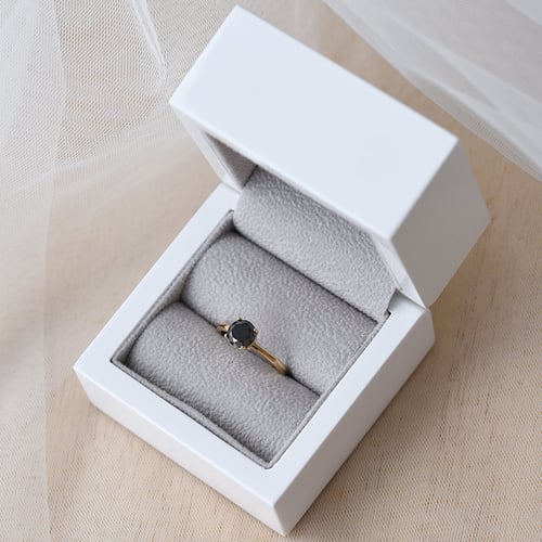 Verlobungsring mit schwarzem und weißen Diamanten Xela