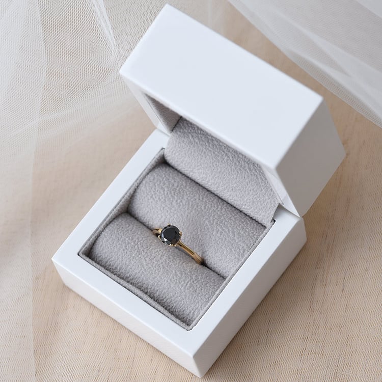 Verlobungsring mit schwarzem und weißen Diamanten Xela 72238