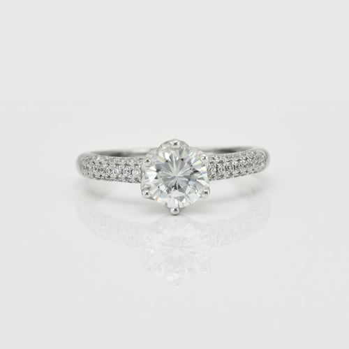 Goldener Verlobungsring mit Diamanten Lineas