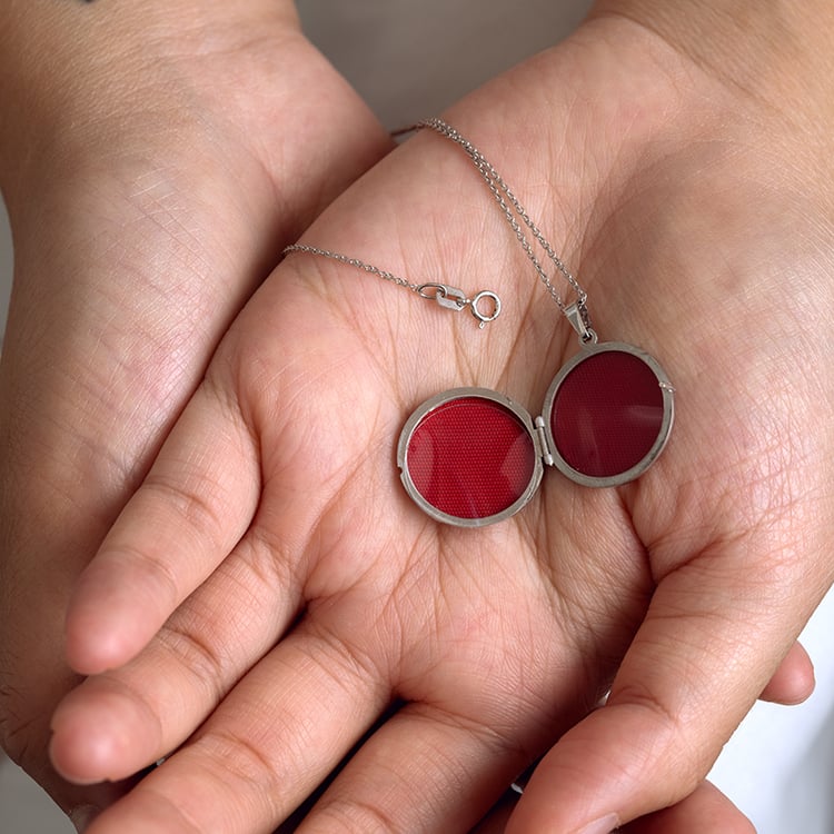 Silbernes Medaillon zum Öffnen 129367