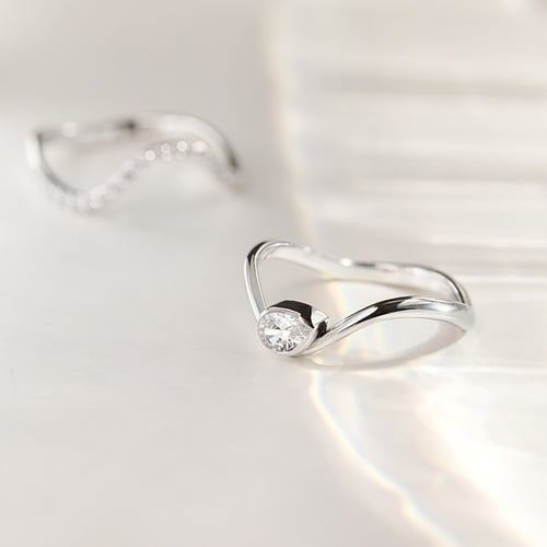 Unkonventioneller Ring mit Lab Grown Diamanten May