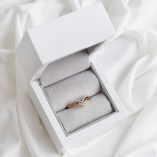 Ausgeschnittener Ring mit Lab Grown Diamanten Themba
