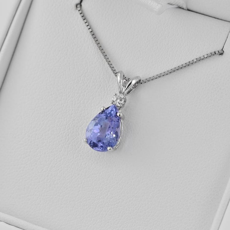 Goldanhänger mit Tansanit in Tropfen-Schliff und Diamanten Raulla 35880