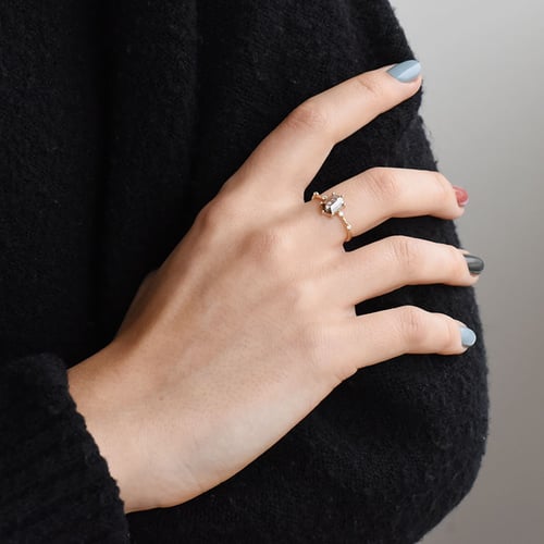 Ring mit Hexagon Salt and Pepper Diamant Justine