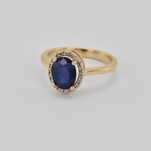 Halo Verlobungsring mit ovalem Saphir und Diamanten Arya