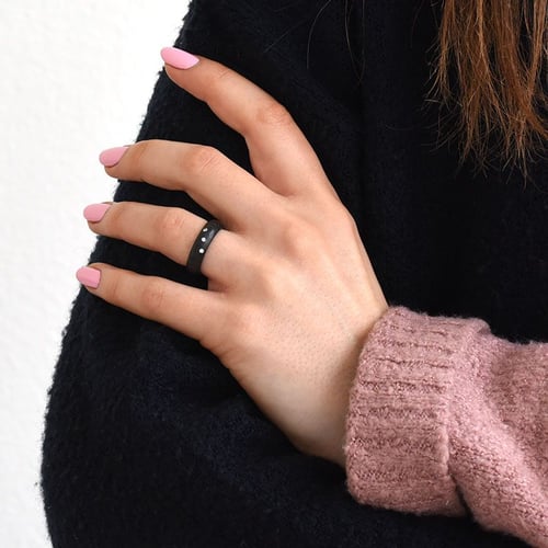 Ring aus Carbon mit drei Zirkonia Zimzi